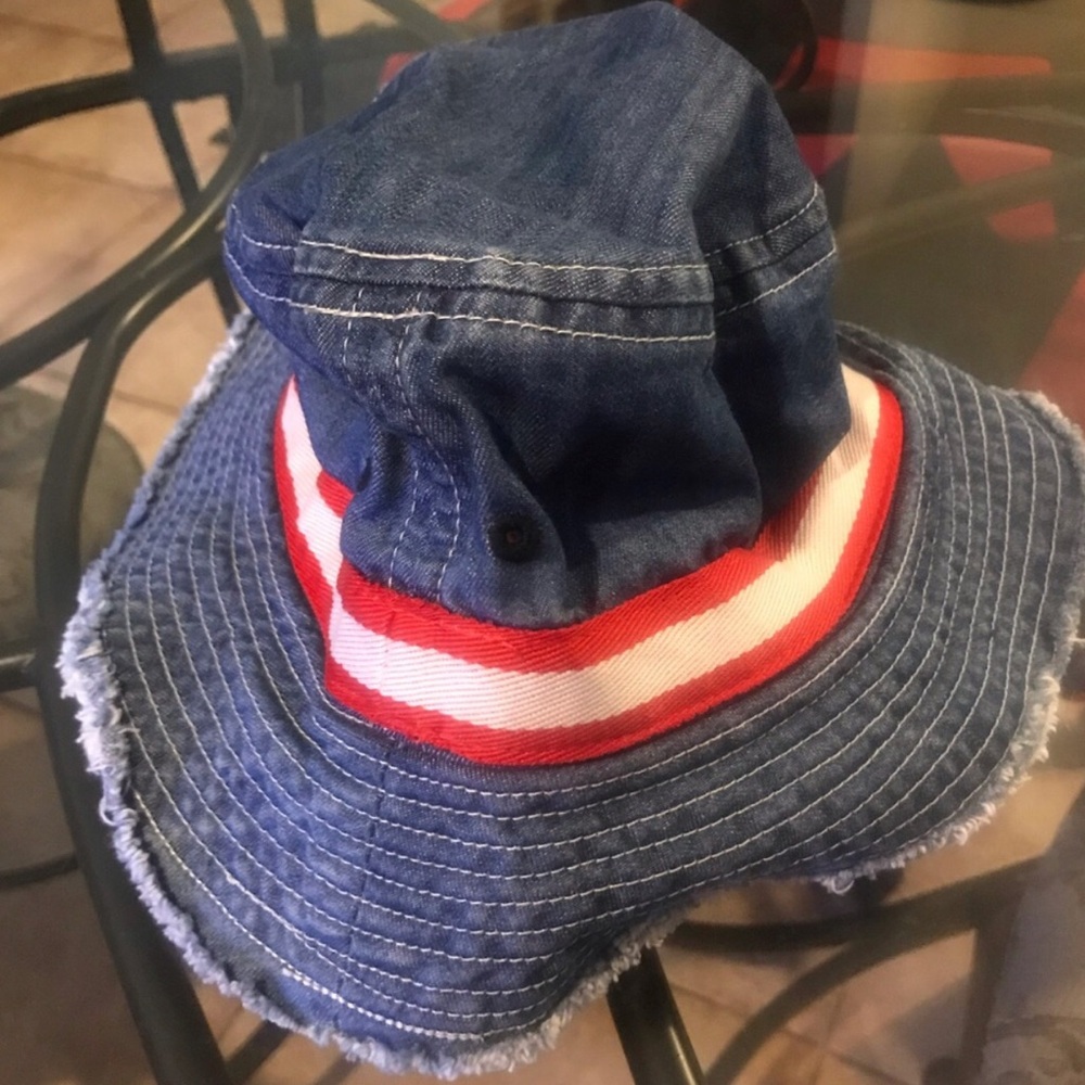 Mini Boden Blue Denim Kids Bucket Hat with Red & White Stripe NWOT